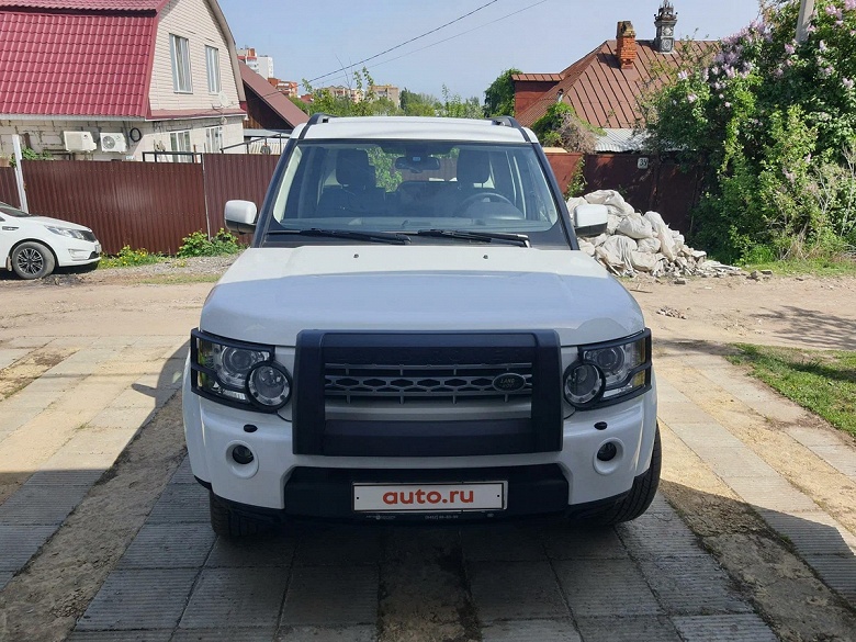 Land Rover Discovery, простоявший 11 лет в гараже, продают в России. За него просят как за новый Hyundai Santa Fe - 1 Land Rover Discovery, простоявший 11 лет в гараже, продают в России. За него просят как за новый Hyundai Santa Fe