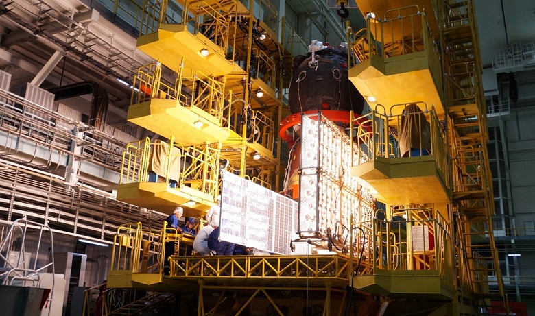 На Байконуре проверили солнечные батареи пилотируемого корабля «Союз МС-26» - 2 На Байконуре проверили солнечные батареи пилотируемого корабля «Союз МС-26»