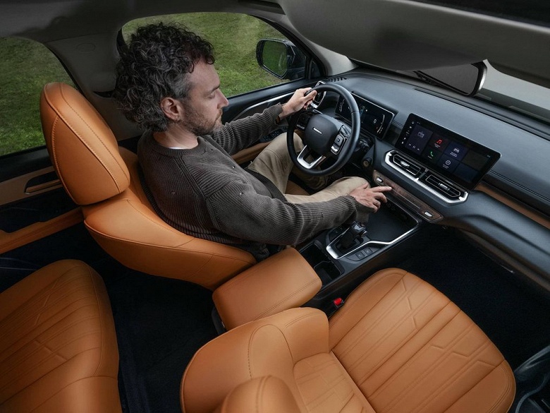 Новый рамный Haval, который крупнее Land Cruiser 300 и в три раза дешевле. Объявлена официальная стоимость Haval H5 в России - 2 Новый рамный Haval, который крупнее Land Cruiser 300 и в три раза дешевле. Объявлена официальная стоимость Haval H5 в России