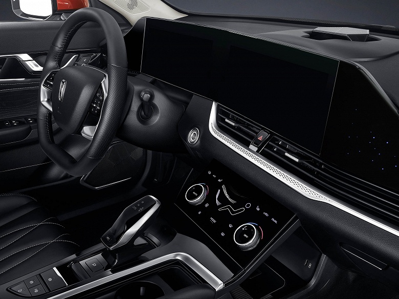 Просторный лифтбэк уровня Skoda Superb в небедной комплектации &mdash; за 2,083 млн рублей. В Белоруссии сильно подешевел FAW Bestune B70