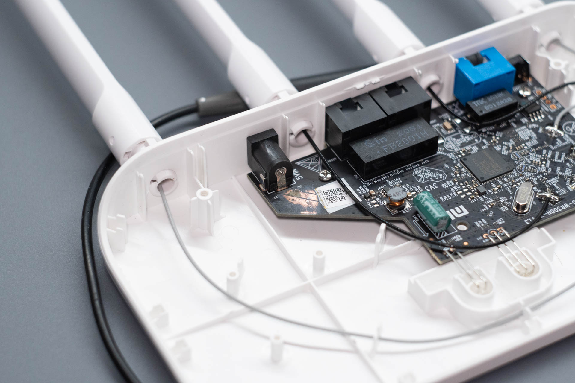 Чиним роутер Xiaomi 4С и ставим OpenWRT - 9 Чиним роутер Xiaomi 4С и ставим OpenWRT - 9