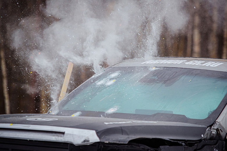 В России сертифицировали броневик на базе Tank 500. Во время испытаний его расстреливали из автомата Калашникова и подрывали гранатой - 3 В России сертифицировали броневик на базе Tank 500. Во время испытаний его расстреливали из автомата Калашникова и подрывали гранатой