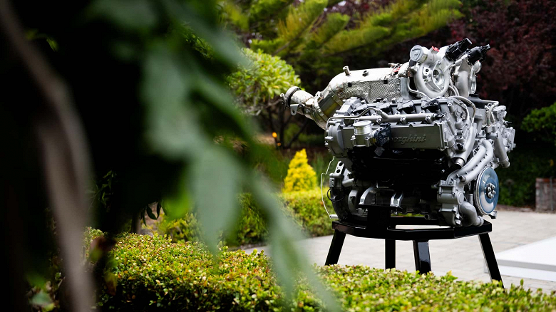 &laquo;Это не V10 против V8, это 10 против 10 000&raquo;. Lamborghini уверяет, что Temerario с уникальным V8 заставит вас забыть о Huracan с V10