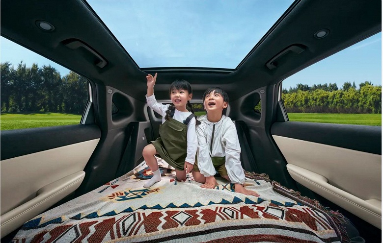 Большой салон с кроватью и запас хода 1100 км &mdash; всего за 14 000 долларов. Представлен Wuling Starlight S