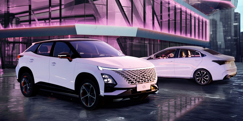 Omoda сильно урезала список комплектаций кроссовера C5 и седана S5 в России - 1 Omoda сильно урезала список комплектаций кроссовера C5 и седана S5 в России