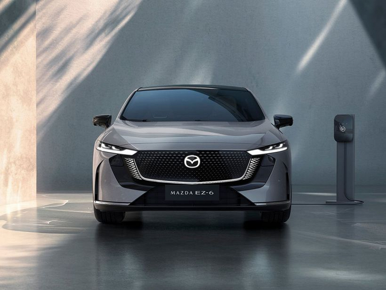 Новая &laquo;шестёрка&raquo; Mazda с запасом хода до 1200 км. Предварительные заказы на Mazda EZ-6 стартуют в этом месяце