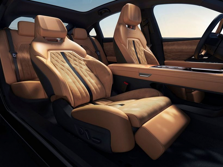 Новая &laquo;шестёрка&raquo; Mazda с запасом хода до 1200 км. Предварительные заказы на Mazda EZ-6 стартуют в этом месяце