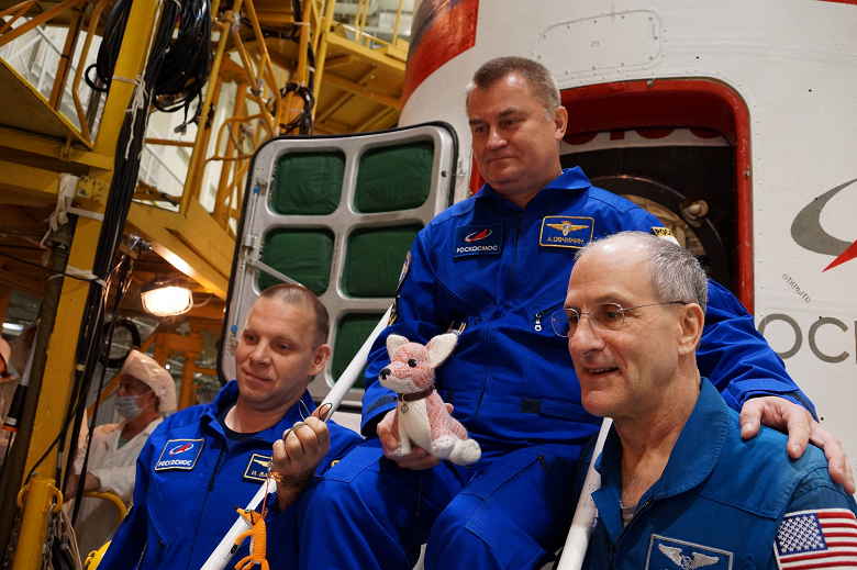 На Байконуре провели финальную &laquo;примерку&raquo; корабля &laquo;Союз МС-26&raquo;