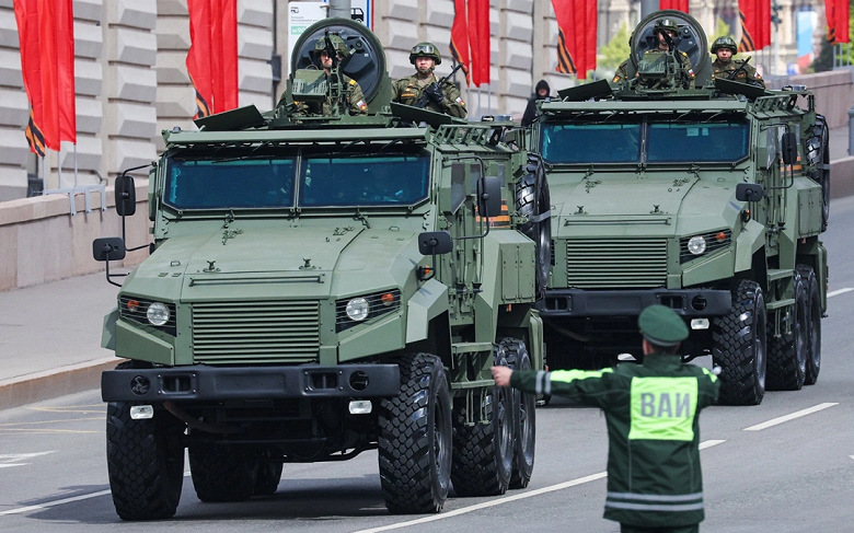 Новая версия бронеавтомобиля «Ахмат» будет оснащена усовершенствованными шасси, трансмиссией и двигателем - 1 Новая версия бронеавтомобиля «Ахмат» будет оснащена усовершенствованными шасси, трансмиссией и двигателем