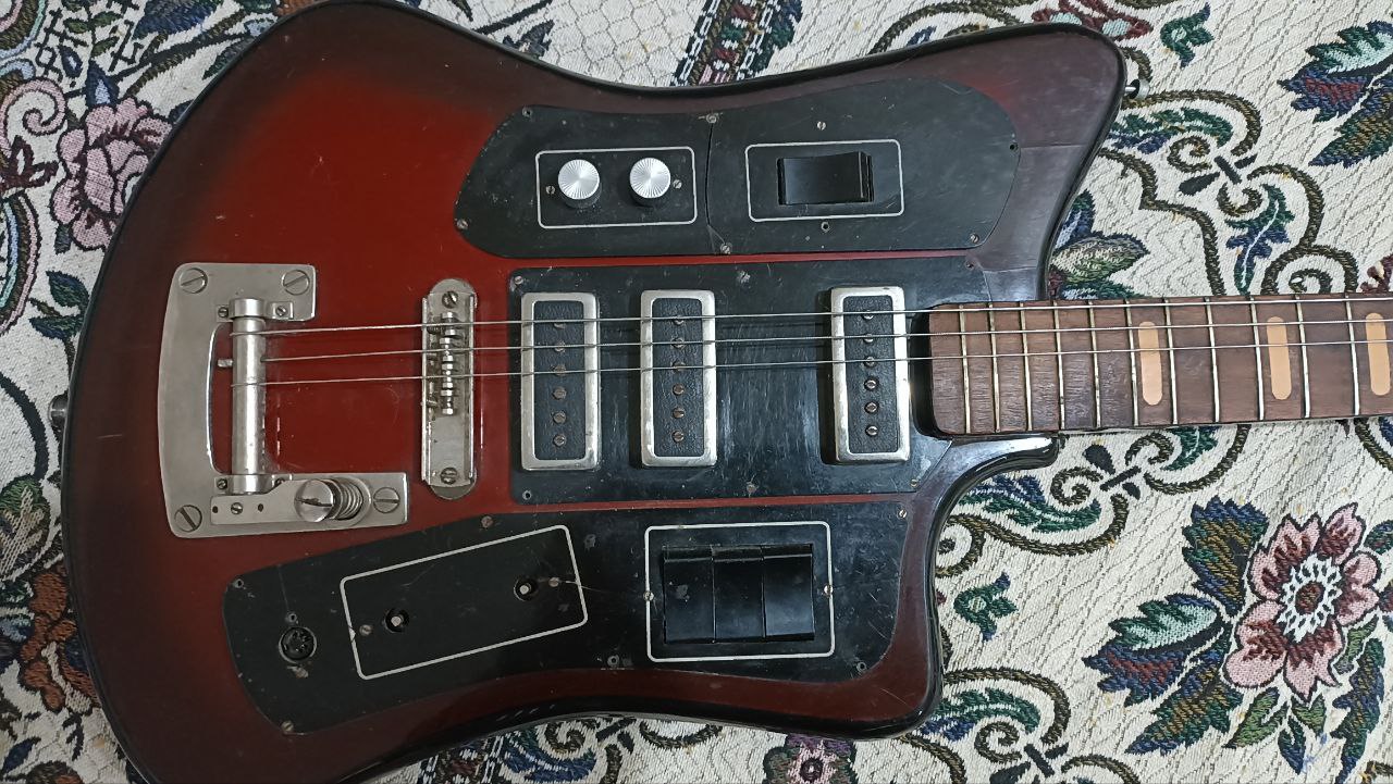 Советская электрогитара со встроенными эффектами: восстановление - 17 Советская электрогитара со встроенными эффектами: восстановление - 17