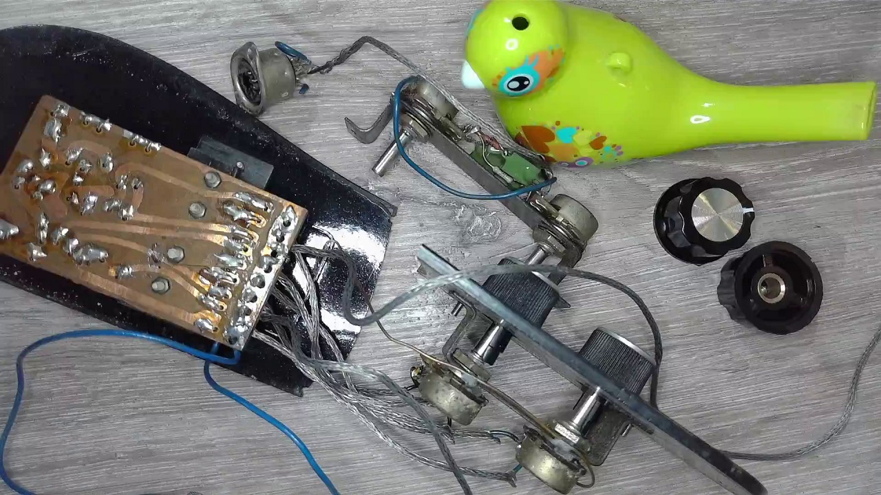 Советская электрогитара со встроенными эффектами: восстановление - 18 Советская электрогитара со встроенными эффектами: восстановление - 18