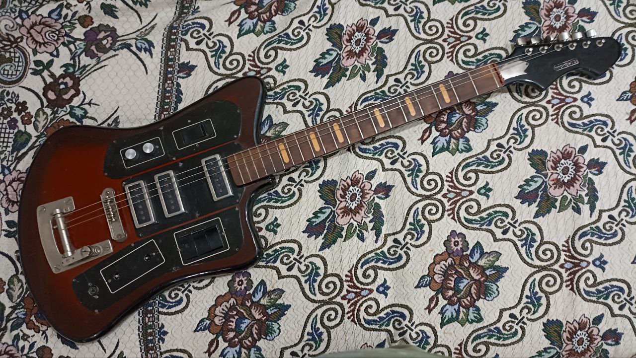 Советская электрогитара со встроенными эффектами: восстановление - 2 Советская электрогитара со встроенными эффектами: восстановление - 2