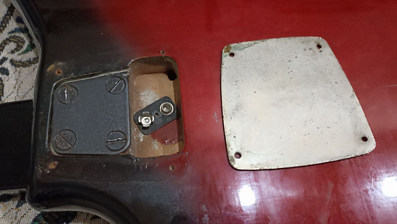 Советская электрогитара со встроенными эффектами: восстановление - 20 Советская электрогитара со встроенными эффектами: восстановление - 20