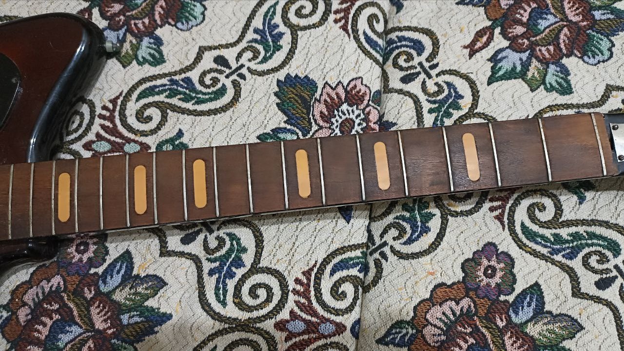 Советская электрогитара со встроенными эффектами: восстановление - 3 Советская электрогитара со встроенными эффектами: восстановление - 3