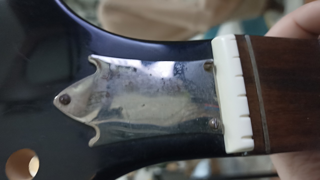 Советская электрогитара со встроенными эффектами: восстановление - 9 Советская электрогитара со встроенными эффектами: восстановление - 9