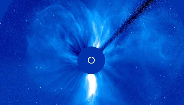 Два солнечных удара подряд — к Земле движутся два облака плазмы - 1 Два солнечных удара подряд — к Земле движутся два облака плазмы