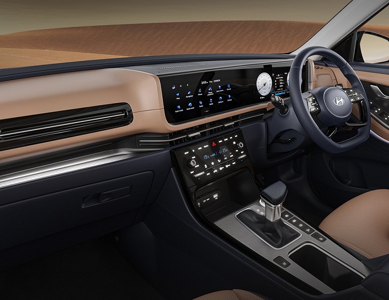 7-местная Hyundai Creta со 160-сильным мотором &mdash; за 1,6 млн рублей в эквиваленте. Стартовали продажи обновленного Hyundai Alcazar