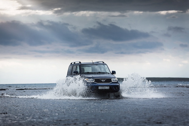 «Сейчас возвращаем, но уже с исключительно отечественными «замещениями». УАЗ «Патриот», «Пикап» и «Профи» начали красить в новый цвет - 1 «Сейчас возвращаем, но уже с исключительно отечественными «замещениями». УАЗ «Патриот», «Пикап» и «Профи» начали красить в новый цвет