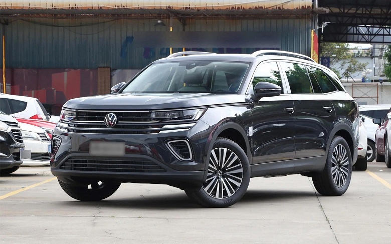 Вместо седана Volkswagen Polo &mdash; Volkswagen Bora за 2,12 млн рублей. Названы актуальные цены на новые Volkswagen Bora, Tharu, Tayron, Tavendor и Talagon в России