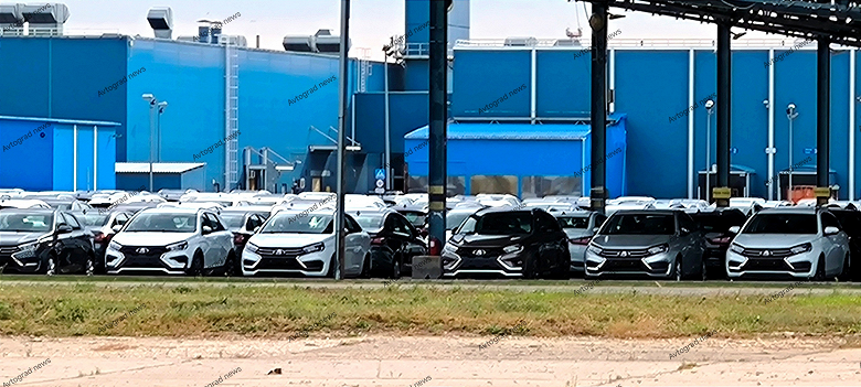 Lada Vesta уже с новой прошивкой электронных блоков продолжают складировать на АвтоВАЗе - 1 Lada Vesta уже с новой прошивкой электронных блоков продолжают складировать на АвтоВАЗе