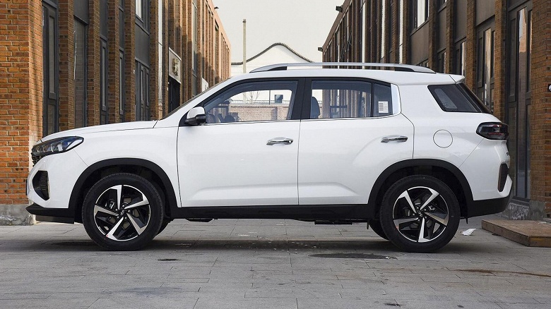 Hyundai ix35 подешевел в России на 600 тыс. рублей — теперь кроссовер стоит от 2,7 млн рублей - 2 Hyundai ix35 подешевел в России на 600 тыс. рублей — теперь кроссовер стоит от 2,7 млн рублей