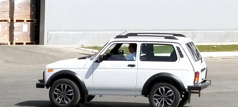 Lada Niva Sport он так и не дождался. Дизайнеру &laquo;Нивы&raquo; подарили Lada Niva Travel