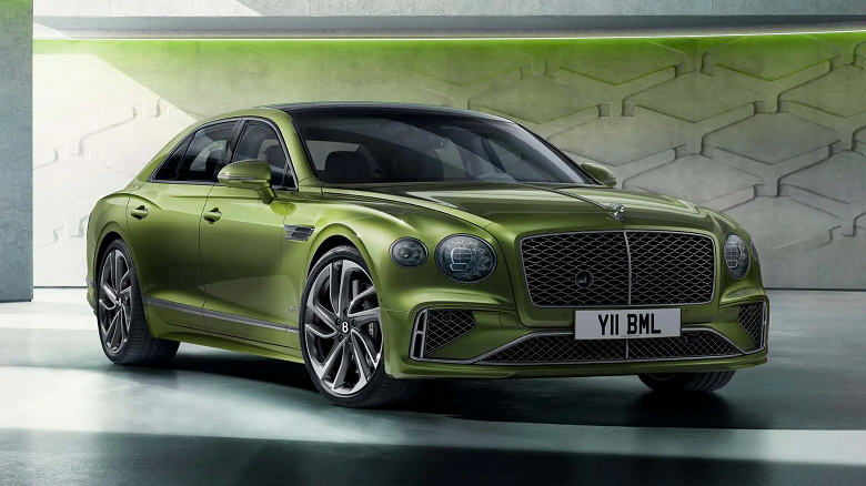 Представлен самый мощный седан в истории Bentley &mdash; Flying Spur 2025