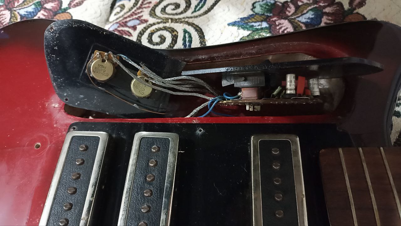 Советская электрогитара «Форманта» в 2024 году - 3 Советская электрогитара «Форманта» в 2024 году - 3