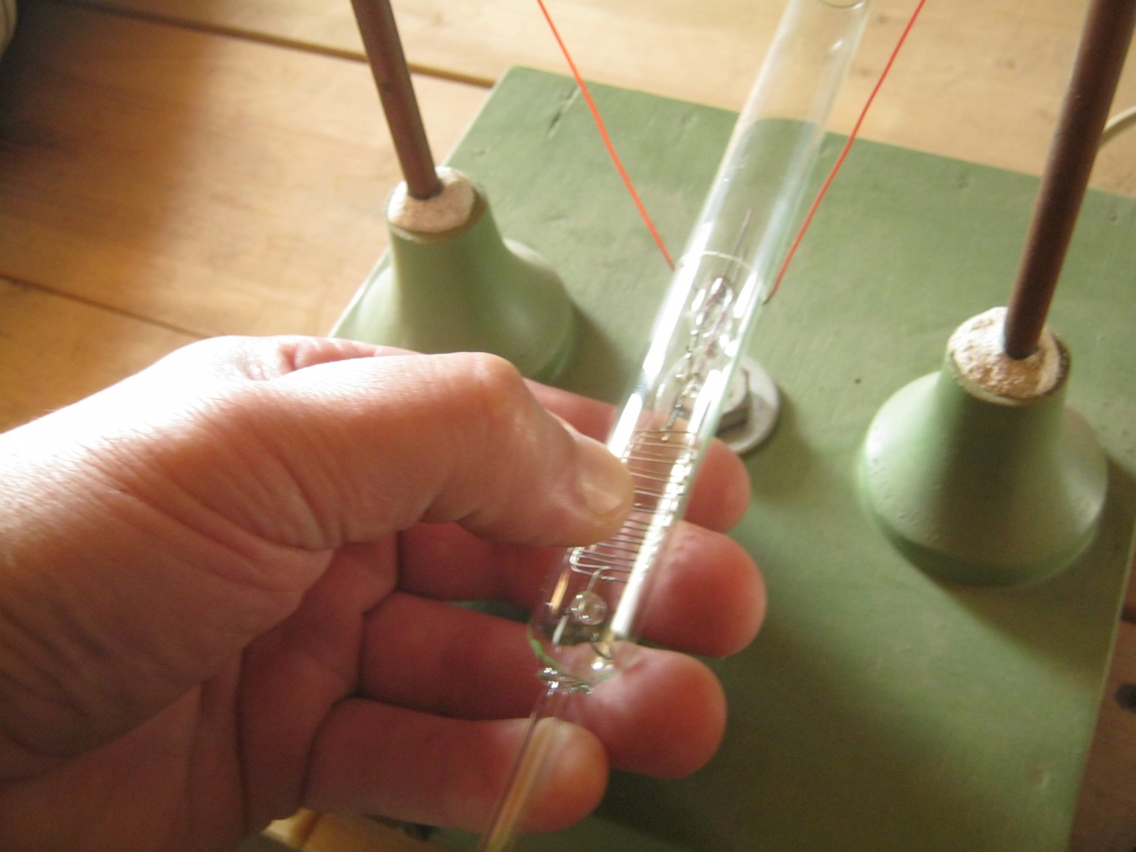 Изготовление лампы с цоколем упрощённого типа - 35 Изготовление лампы с цоколем упрощённого типа - 35