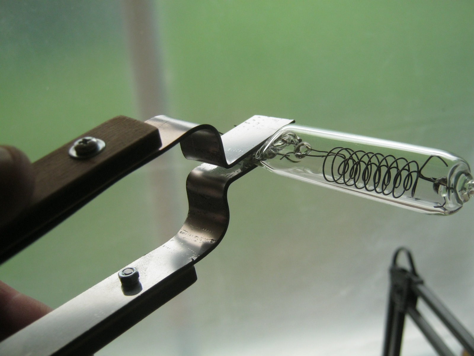 Изготовление лампы с цоколем упрощённого типа - 41 Изготовление лампы с цоколем упрощённого типа - 41