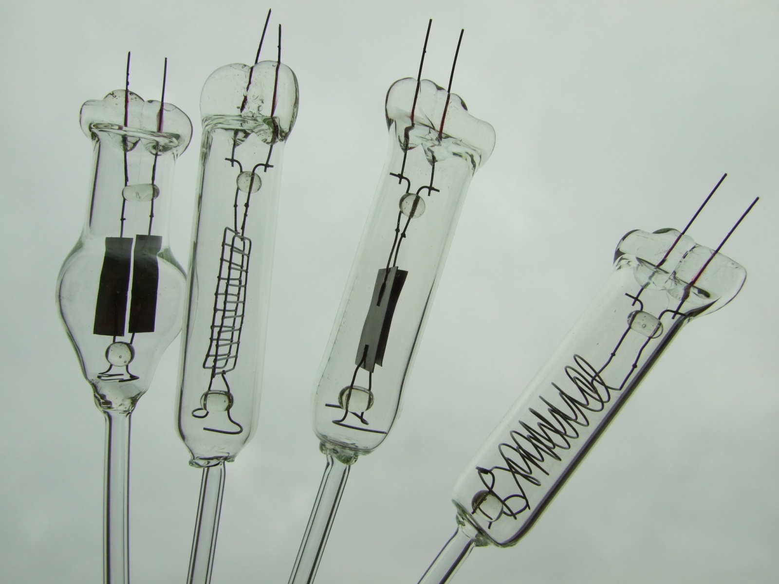 Изготовление лампы с цоколем упрощённого типа - 43 Изготовление лампы с цоколем упрощённого типа - 43