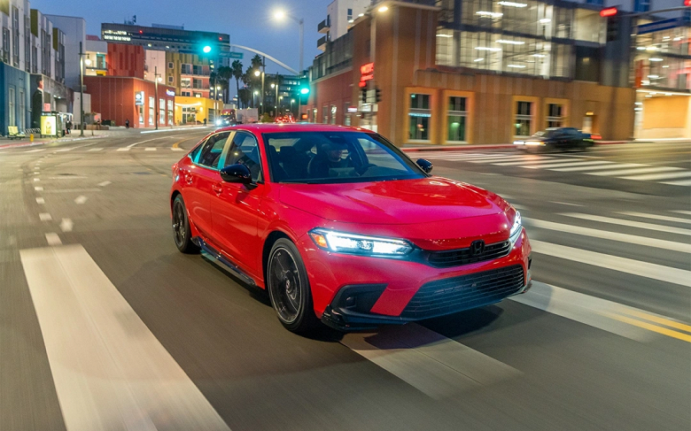 В Россию привезли экономичную Honda Civic последнего поколения - 1 В Россию привезли экономичную Honda Civic последнего поколения