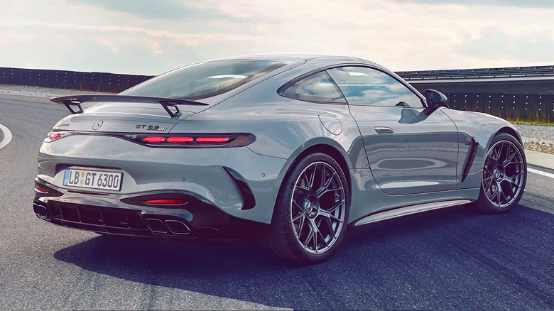Представлен Mercedes-AMG GT 63 Pro 4Matic с чистым V8, без электрификации &mdash; самый мощный и дорогой автомобиль линейки 