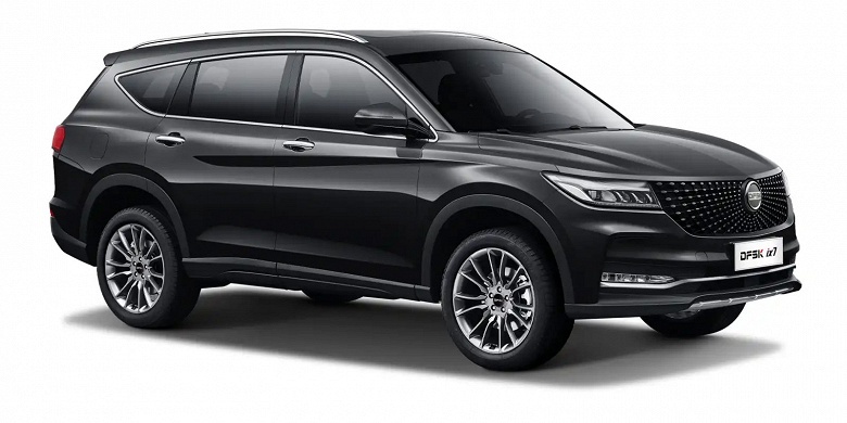 5-метровый кроссовер с мотором 231 л.с., классическим &laquo;автоматом&raquo; и полным приводом &mdash; всего 3,3 млн рублей. Dongfeng DFSK ix7 подешевел в России на 700 тыс. рублей