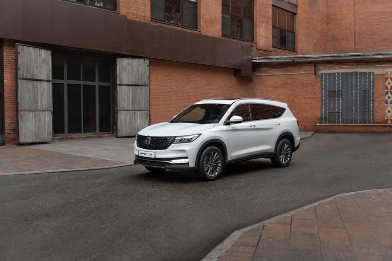 5-метровый кроссовер с мотором 231 л.с., классическим &laquo;автоматом&raquo; и полным приводом &mdash; всего 3,3 млн рублей. Dongfeng DFSK ix7 подешевел в России на 700 тыс. рублей