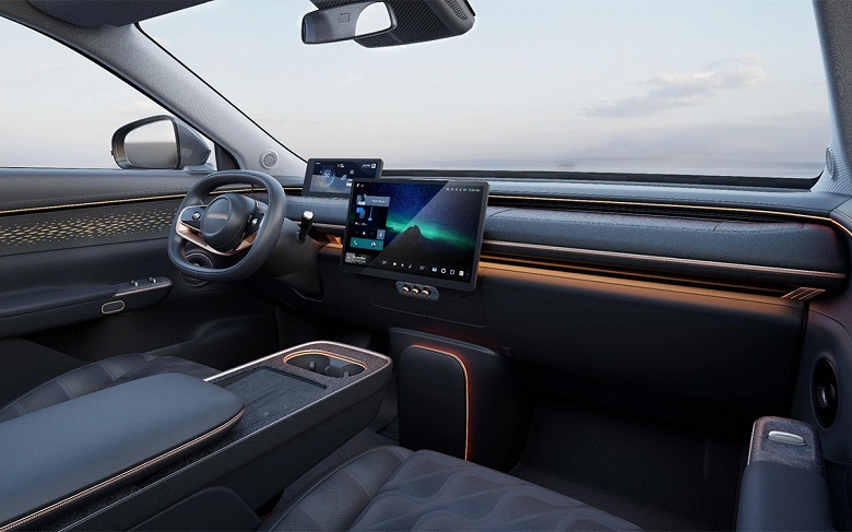 421 л.с., запас хода 1500 км и габариты как у BMW X5. Премиум-кроссовер Exlantiх ET официально представят в России 24 сентября - 2 421 л.с., запас хода 1500 км и габариты как у BMW X5. Премиум-кроссовер Exlantiх ET официально представят в России 24 сентября