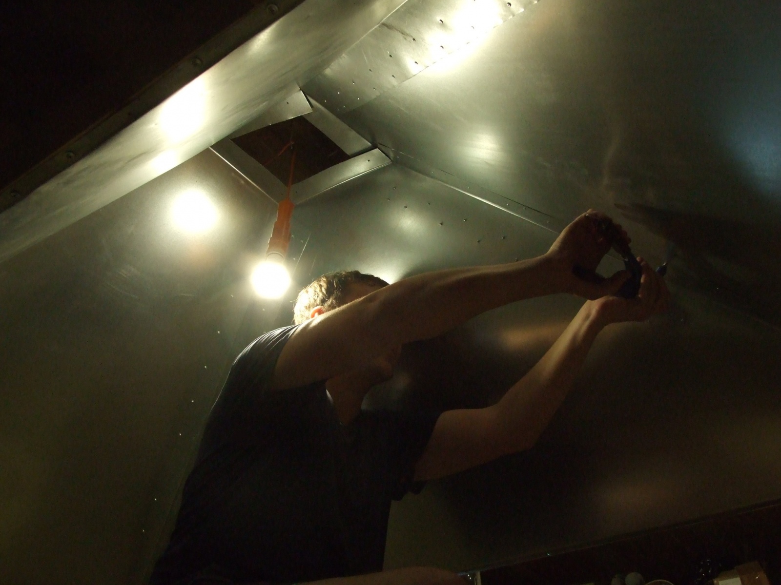 Домашняя мастерская. Большое рабочее место с вытяжным зонтом - 17 Домашняя мастерская. Большое рабочее место с вытяжным зонтом - 17