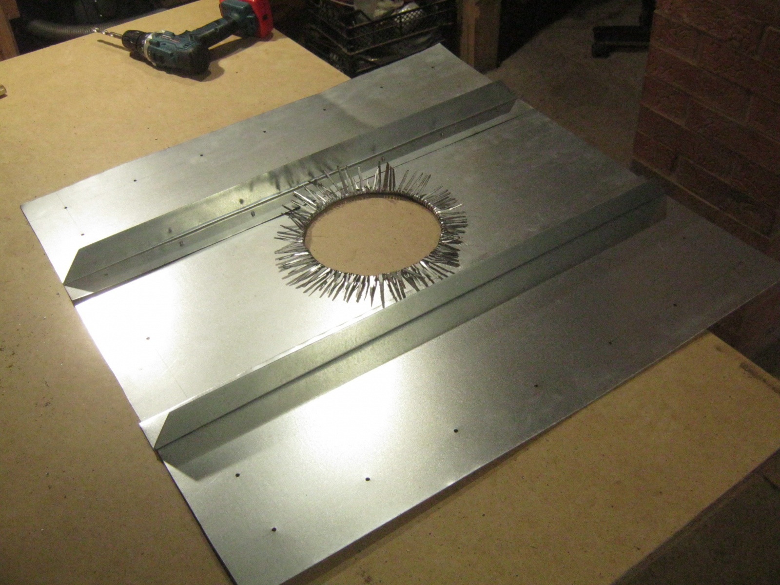 Домашняя мастерская. Большое рабочее место с вытяжным зонтом - 24 Домашняя мастерская. Большое рабочее место с вытяжным зонтом - 24