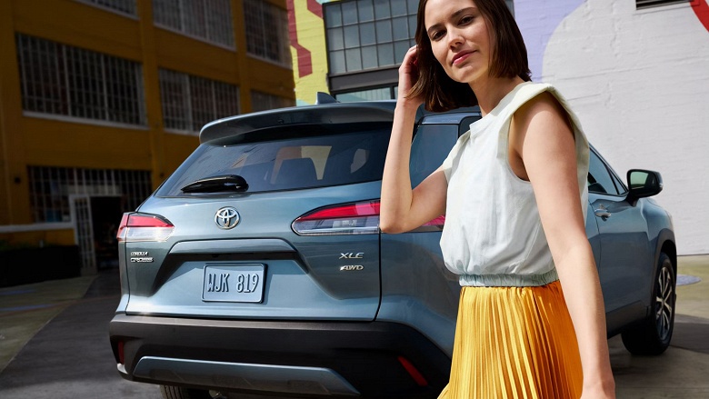 Кроссовер Toyota, который дешевле &laquo;китайцев&raquo;: новые Toyota Corolla Cross можно купить в России по цене от 2,4 млн рублей