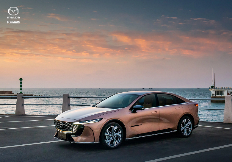 Новая &laquo;шестёрка&raquo; Mazda с запасом хода до 1200 км. Первые Mazda EZ-6 уже отгружены дилерам