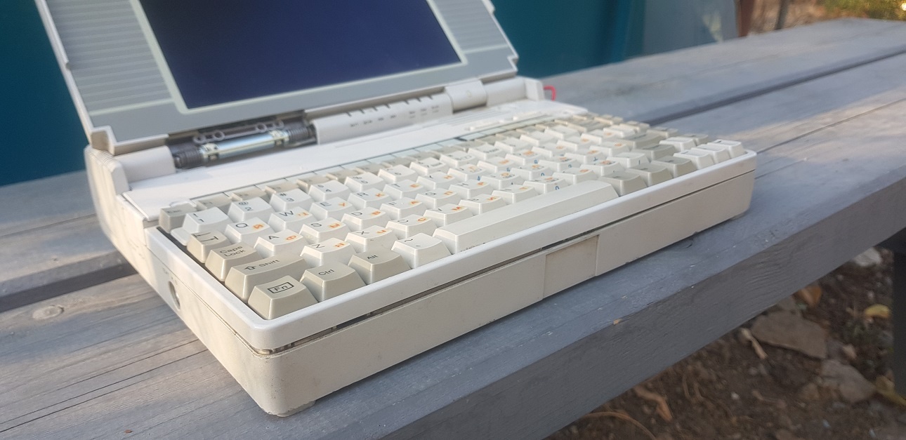 Восставший из пепла… и утиля: как я оживил ретро-ноутбук на 386'ом, который старше меня в полтора раза? - 3 Восставший из пепла… и утиля: как я оживил ретро-ноутбук на 386'ом, который старше меня в полтора раза? - 3