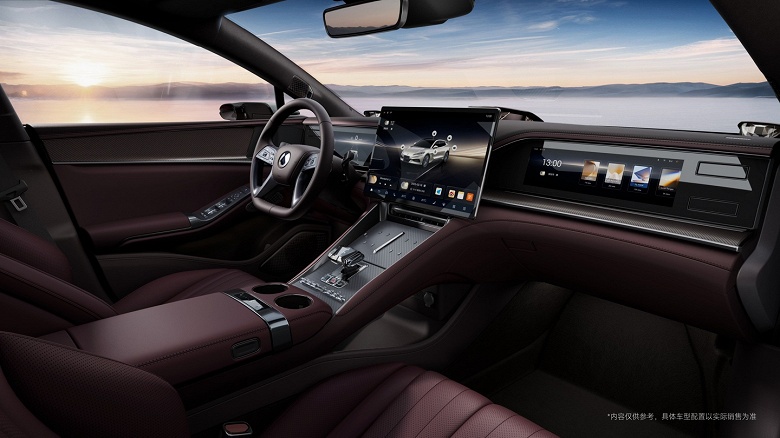 870 л.с., 1100 км на баке бензина, полноуправляемое шасси, полный привод, система &laquo;Глаз Бога&raquo;, холодильник, акустика Devialet &mdash; недорого. Представлен флагманский седан BYD Denza Z9 GT