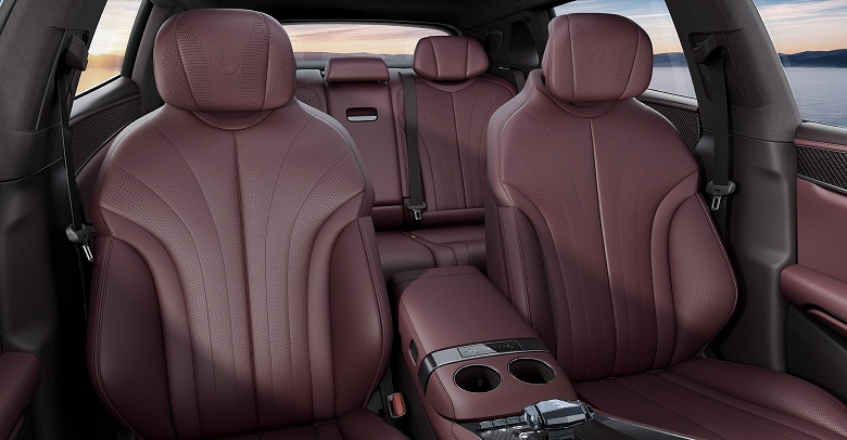 870 л.с., 1100 км на баке бензина, полноуправляемое шасси, полный привод, система &laquo;Глаз Бога&raquo;, холодильник, акустика Devialet &mdash; недорого. Представлен флагманский седан BYD Denza Z9 GT