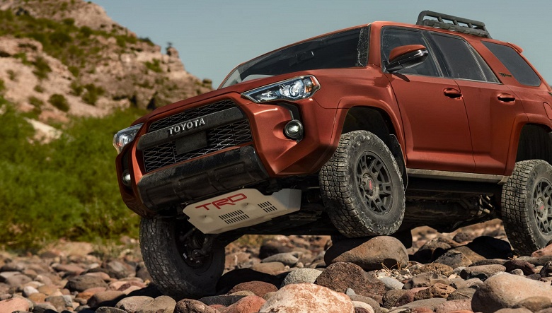 Toyota 4Runner подорожал в России до 8 млн рублей. Столько просят за внедорожник с доработанной подвеской, 4,0-литровым мотором и 5-ступенчатым «автоматом» - 2 Toyota 4Runner подорожал в России до 8 млн рублей. Столько просят за внедорожник с доработанной подвеской, 4,0-литровым мотором и 5-ступенчатым «автоматом»