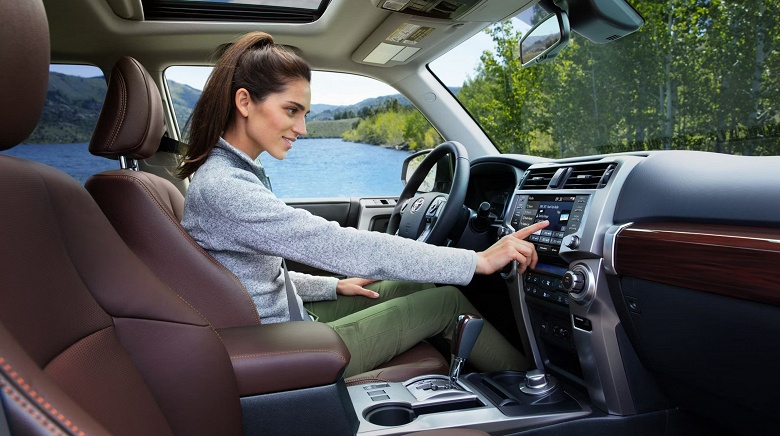 Toyota 4Runner подорожал в России до 8 млн рублей. Столько просят за внедорожник с доработанной подвеской, 4,0-литровым мотором и 5-ступенчатым «автоматом» - 4 Toyota 4Runner подорожал в России до 8 млн рублей. Столько просят за внедорожник с доработанной подвеской, 4,0-литровым мотором и 5-ступенчатым «автоматом»