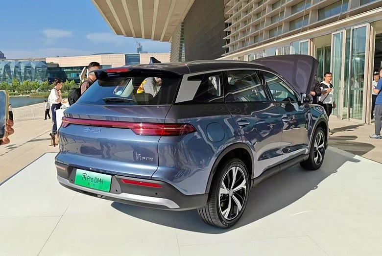 От слов к делу: BYD выпустила ещё одну дешёвую модель с запасом хода 1400 км &mdash; Song Pro DM-i