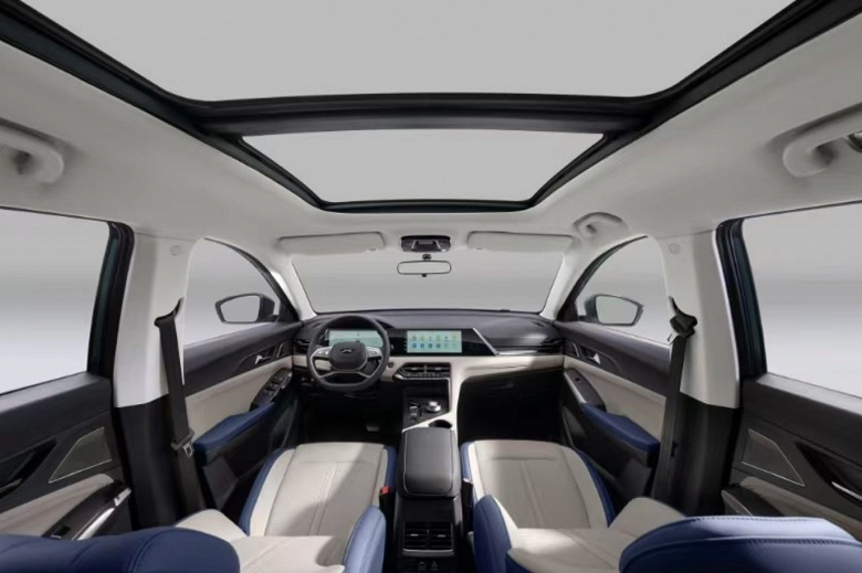 Замена Hyundai Santa Fe и Kia Sorento, послужившая основой для &laquo;Москвича 8&raquo;. Новый китайский кроссовер JAC X8 E оценили в 15 500 долларов