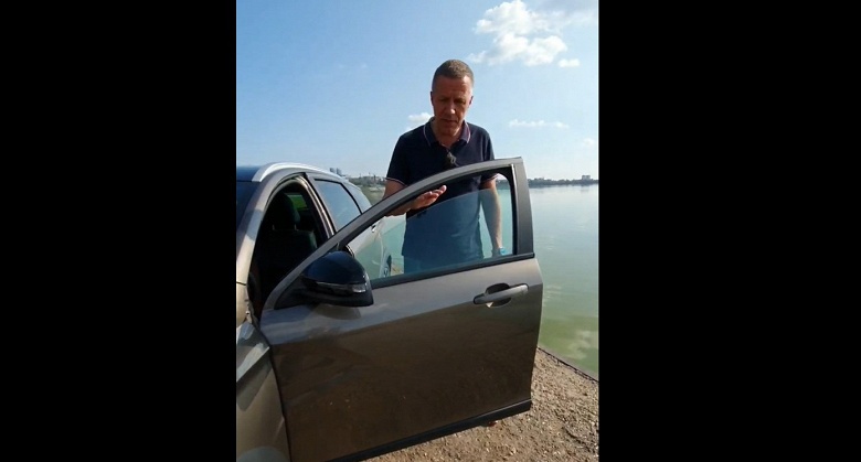 Долгожданное нововведение Lada Vesta показал в работе главный редактор «За рулем». Это автодоводчики стекол с датчиком усилия - 1 Долгожданное нововведение Lada Vesta показал в работе главный редактор «За рулем». Это автодоводчики стекол с датчиком усилия