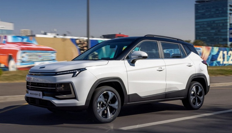 Ну почти Toyota RAV4. &laquo;Москвич 3&raquo;, который набирает популярность, стал доступен в двухцветном кузове