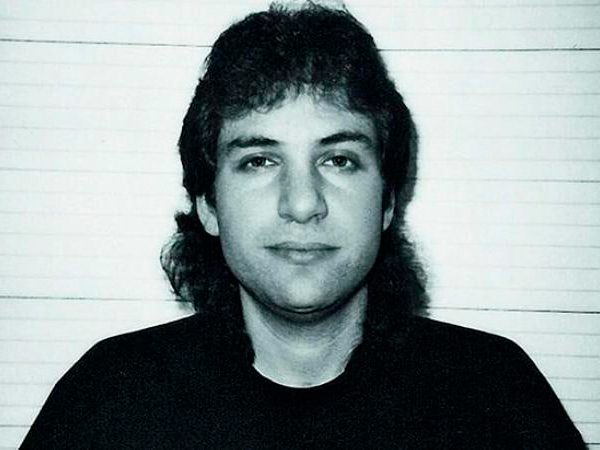 Памяти Кевина Митника — хакера, ломавшего ФБР, АНБ и Кремниевую долину. Часть 13: хакер в объятиях системы - 2 Памяти Кевина Митника — хакера, ломавшего ФБР, АНБ и Кремниевую долину. Часть 13: хакер в объятиях системы - 2